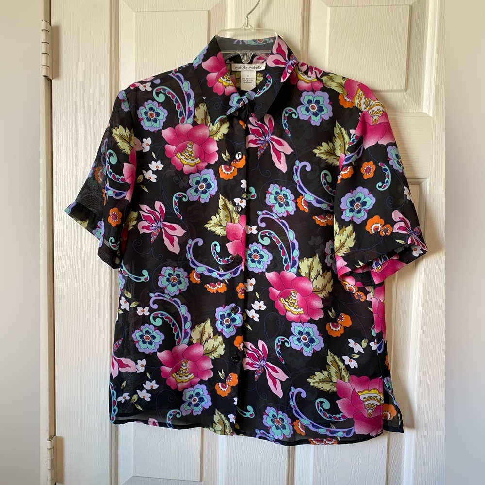 3/$15 Floral Blouse Size S